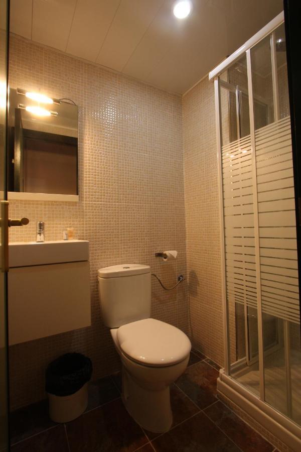 Residencia Universitaria Tagaste Barcelona Zimmer foto