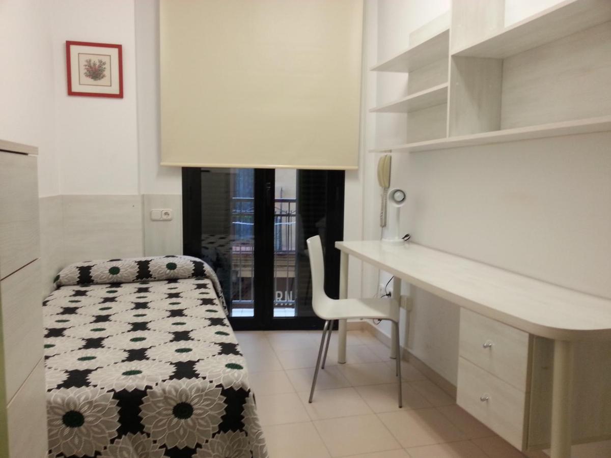Residencia Universitaria Tagaste Barcelona Zimmer foto