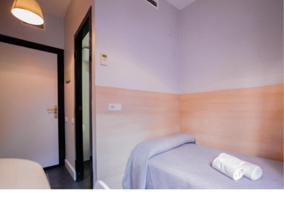 Residencia Universitaria Tagaste Barcelona Zimmer foto